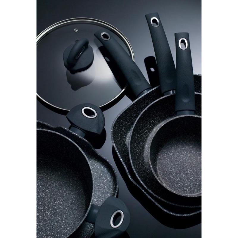 0a857e1a-4b53-5792-829b-0188dc8fbe1b-5-1000x1000